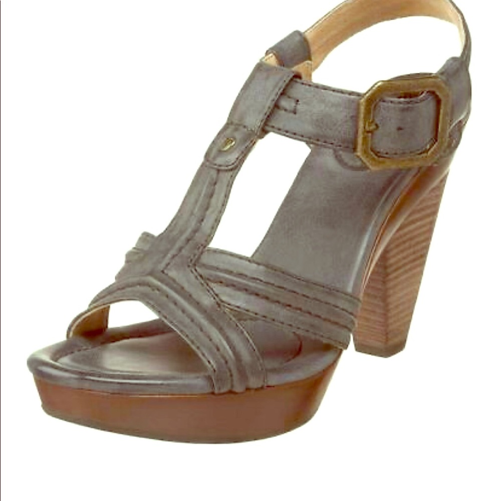 Frye Sage Trapunto sandal